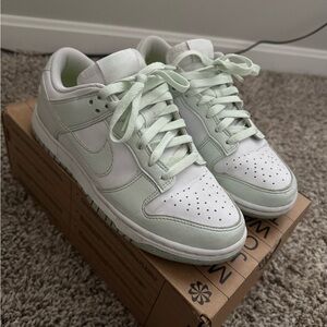 Nike Low Dunks